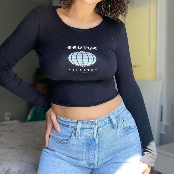 Garage Black Crop Graphic Long-sleeve Shirt - Picture 4 of 6